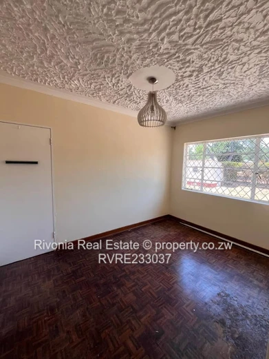 Charming house large land ideal for redevelopment 