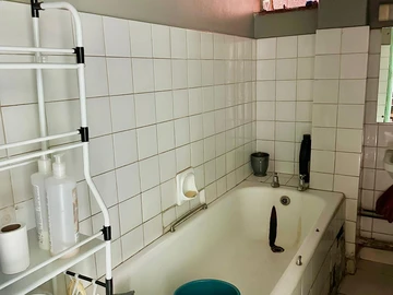 2 Bedroom Flat & Apartment