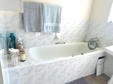 3 Bedroom Flat & Apartment