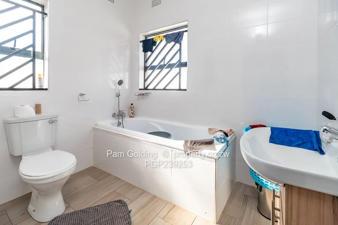 Newly built home in Westgate!