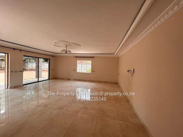 Luxury Rental Property in Helensvale, Borrowdale