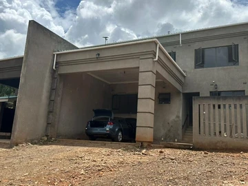 4 Bedroom Flat & Apartment