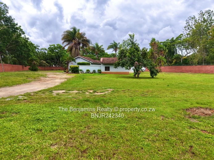 2 Acres Prime Land On Kingsmead