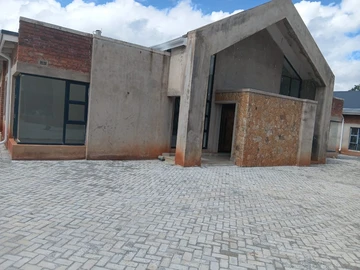 3 Bedroom Flat & Apartment