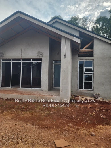 Emerald Hill: New 3-Bed Townhouse Complex w/ Borehole