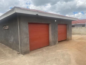 Spacious 5-Bedroom Family Home with Borehole in Mabelreign, Maranatha Park ,Harare
