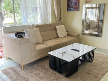 2 Bedroom Flat & Apartment