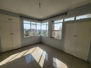 3 Bedroom Flat & Apartment