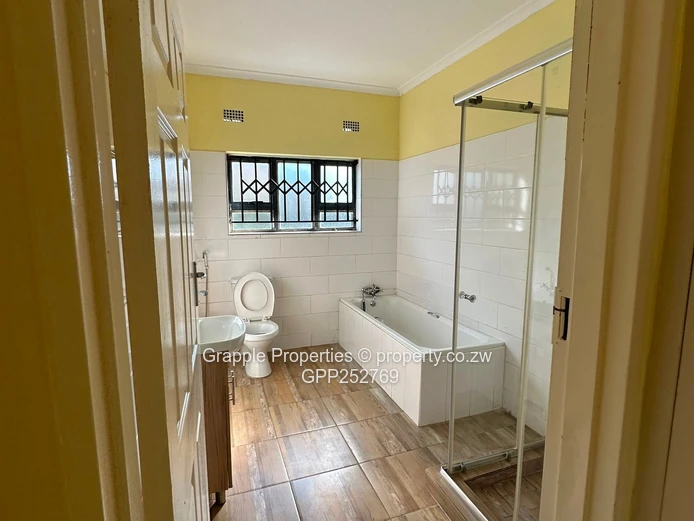 Westgate Adlyn Neat 2 bed garden flat