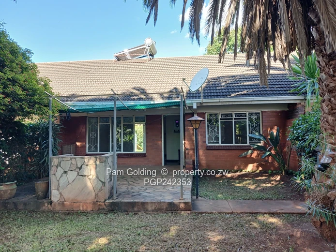 2 Bedroom Garden Flat in Secure Complex (Sole Mandate)