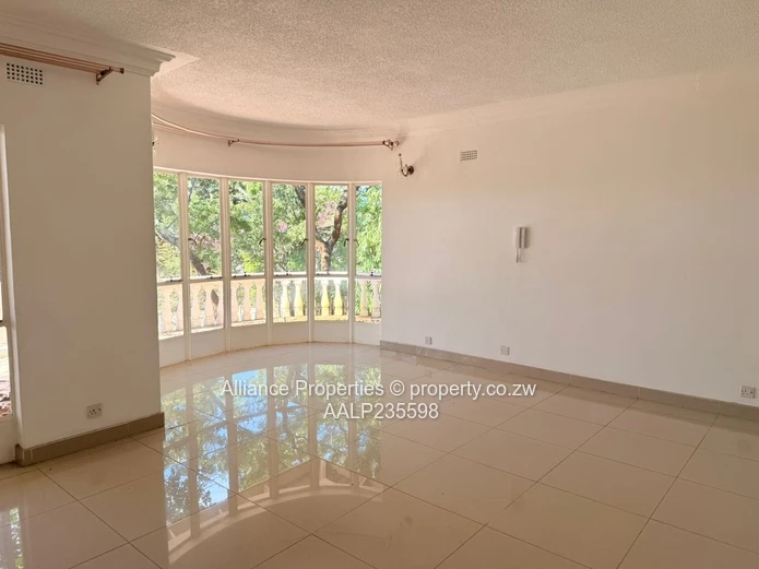 Harare's Finest, 7-Bed Glenlorne Executive Rental with Pool, Borehole & Dual Lounges $3000/Month