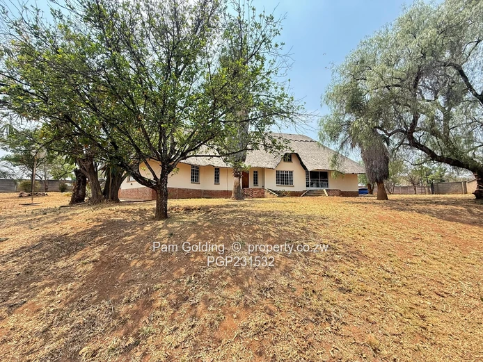 Welcoming 3-bedroom House in Fortunes Gate  (Sole Mandate)