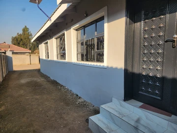 5 Bedroom Garden Flat