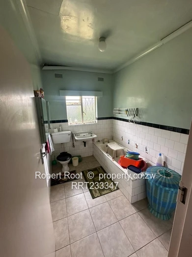 3 bed flat in Mount Pleasant