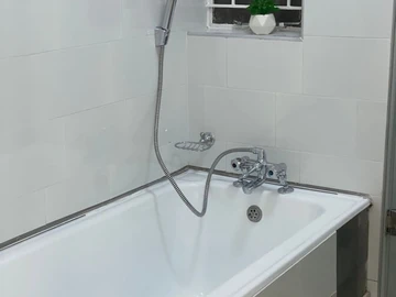 3 Bedroom Flat & Apartment