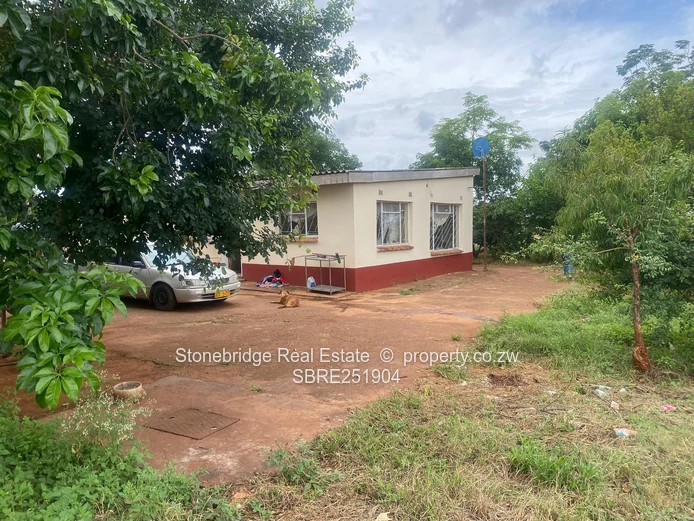 Woodville Park Cottage on 2 Acres of land for sale
