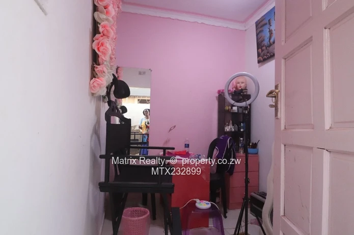 4 Bedroom House for Sale in Warren Park D