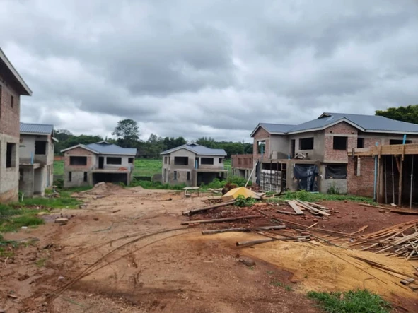 5 Bedroom Flat & Apartment