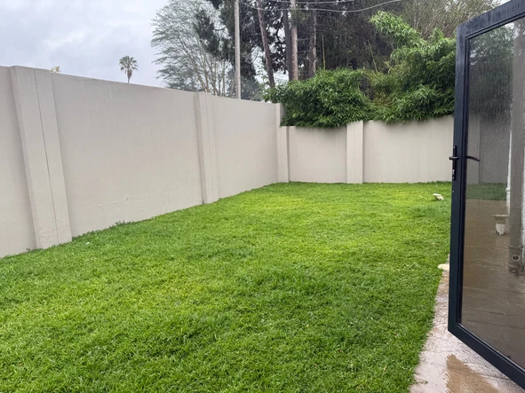 4 Bedroom Flat & Apartment