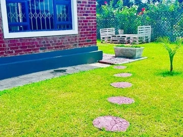 2 Bedroom Flat & Apartment