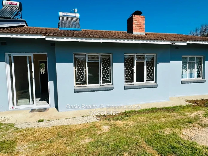Conveniently Located Semi-detached 3 Beds Home For Rent