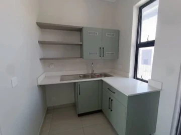 2 Bedroom Flat & Apartment