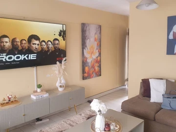 2 Bedroom Flat & Apartment