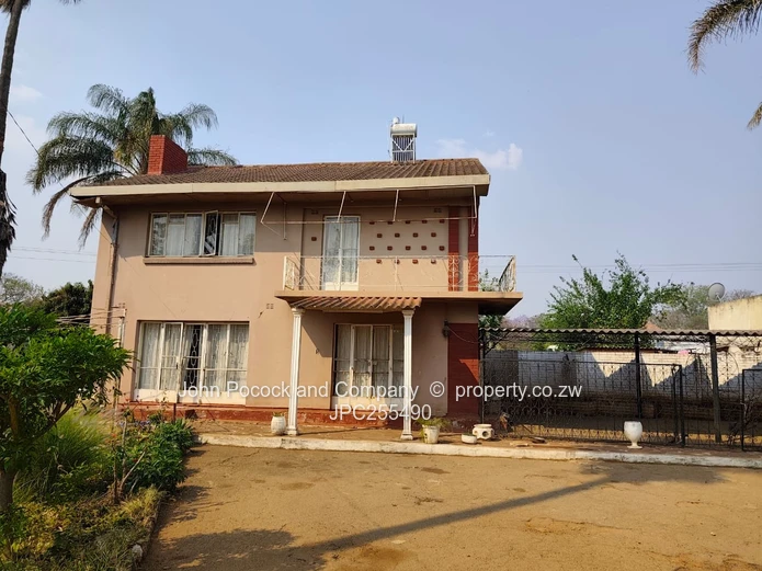 Malindela 5 Bedroom Home – Renovators Dream
