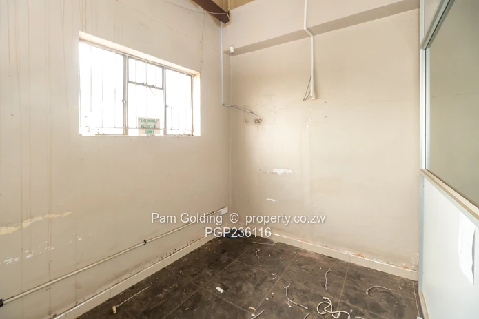 Commercial building for sale