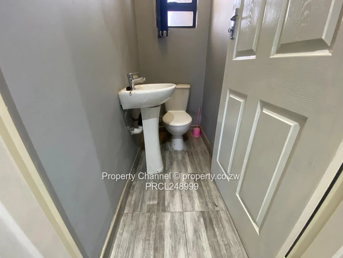 Glaudina 3-Bed: Modern Tiles, Built-ins & Borehole