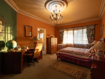 8 Bedroom House