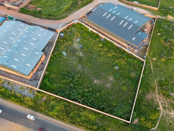 Commercial & Industrial Land