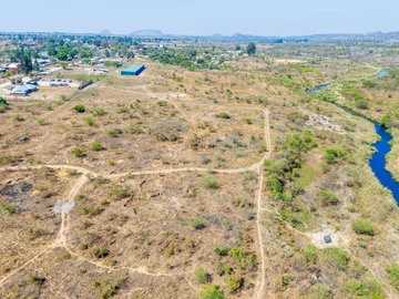 Commercial & Industrial Land