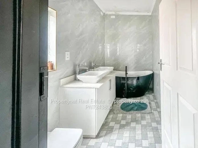 Luxury Home in Arlington Estate!