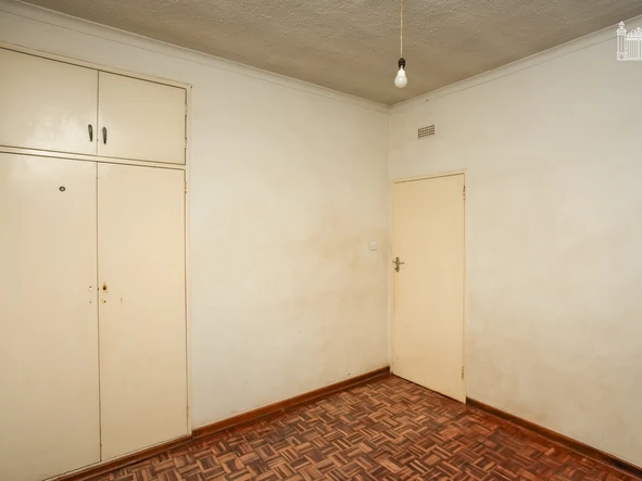 3 Bedroom Flat & Apartment