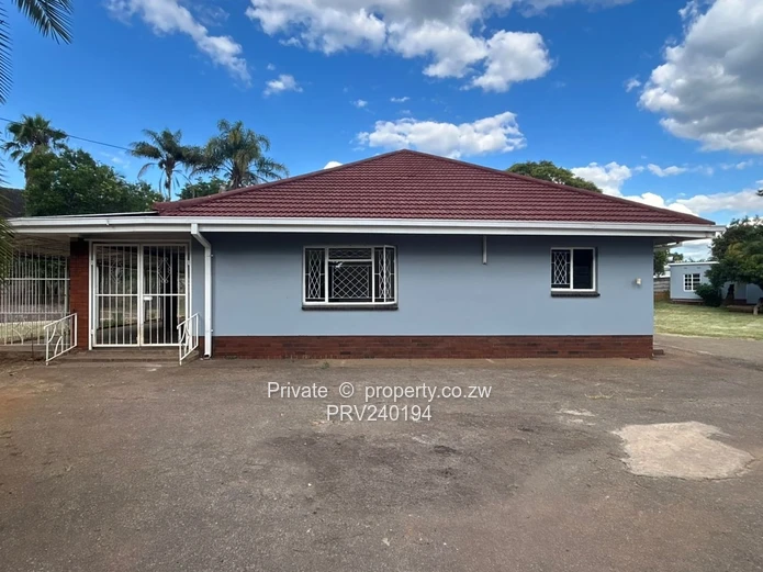 3 Bedroomed House in New Alexandra Park for Rent