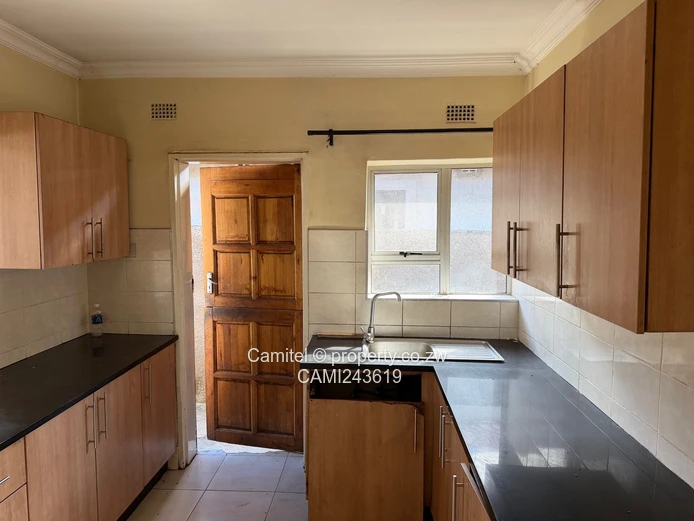 4-Bed Aspindale Park Home — Fitted Kitchen & Gated Yard