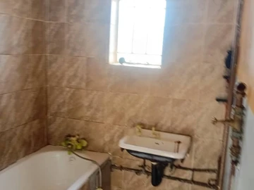 3 Bedroom Flat & Apartment