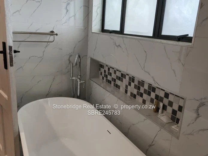 Modern 5 Bedroomed Hillside Townhouse to rent