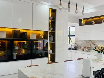 10 Bedroom House