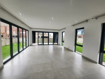 4 Bedroom Garden Flat