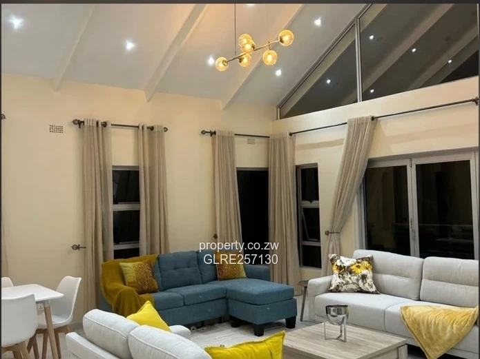Vaulted Living: Modern 3-Bed Greystone Park with Borehole