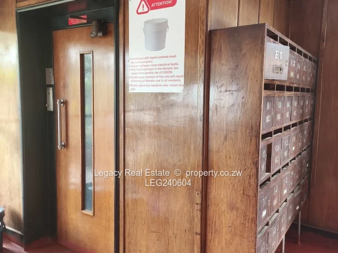 Contemporary 3 Bedroom Flat With Lounge And Kitchen – Northern Heights