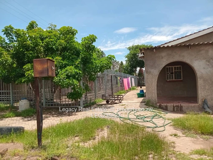 Multi-Purpose Warehouse & Yard at Chikwanha Shopping Centre with Road Frontage 