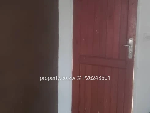 One bed flat for sale at Waneka flat  in Ardbennie, Harare