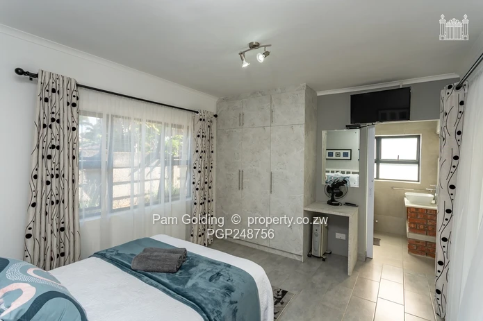 Stylishly Furnished 2 Bedroom Cottage