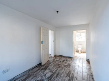 4 Bedroom Flat & Apartment