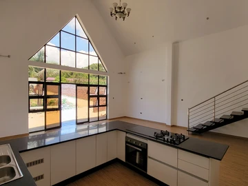 3 Bedroom Flat & Apartment
