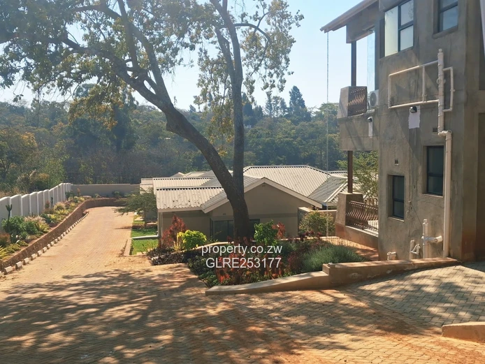 Bright 2-Bed Glen Lorne Apt with Borehole & Balcony