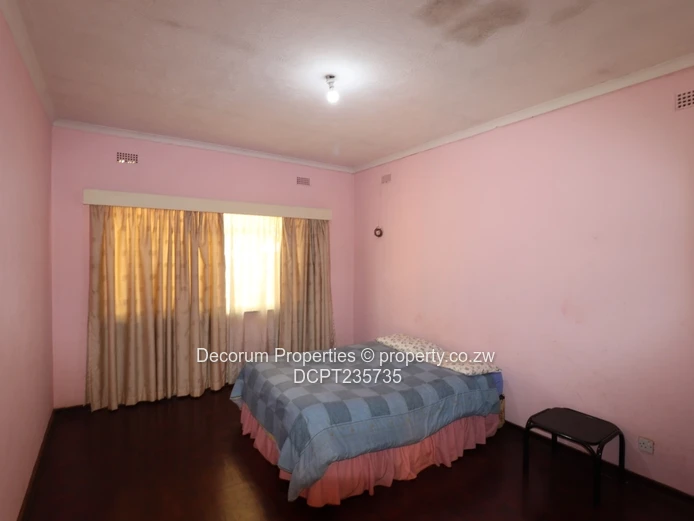 Spacious 4-Bedroom House for Sale in Greendale North